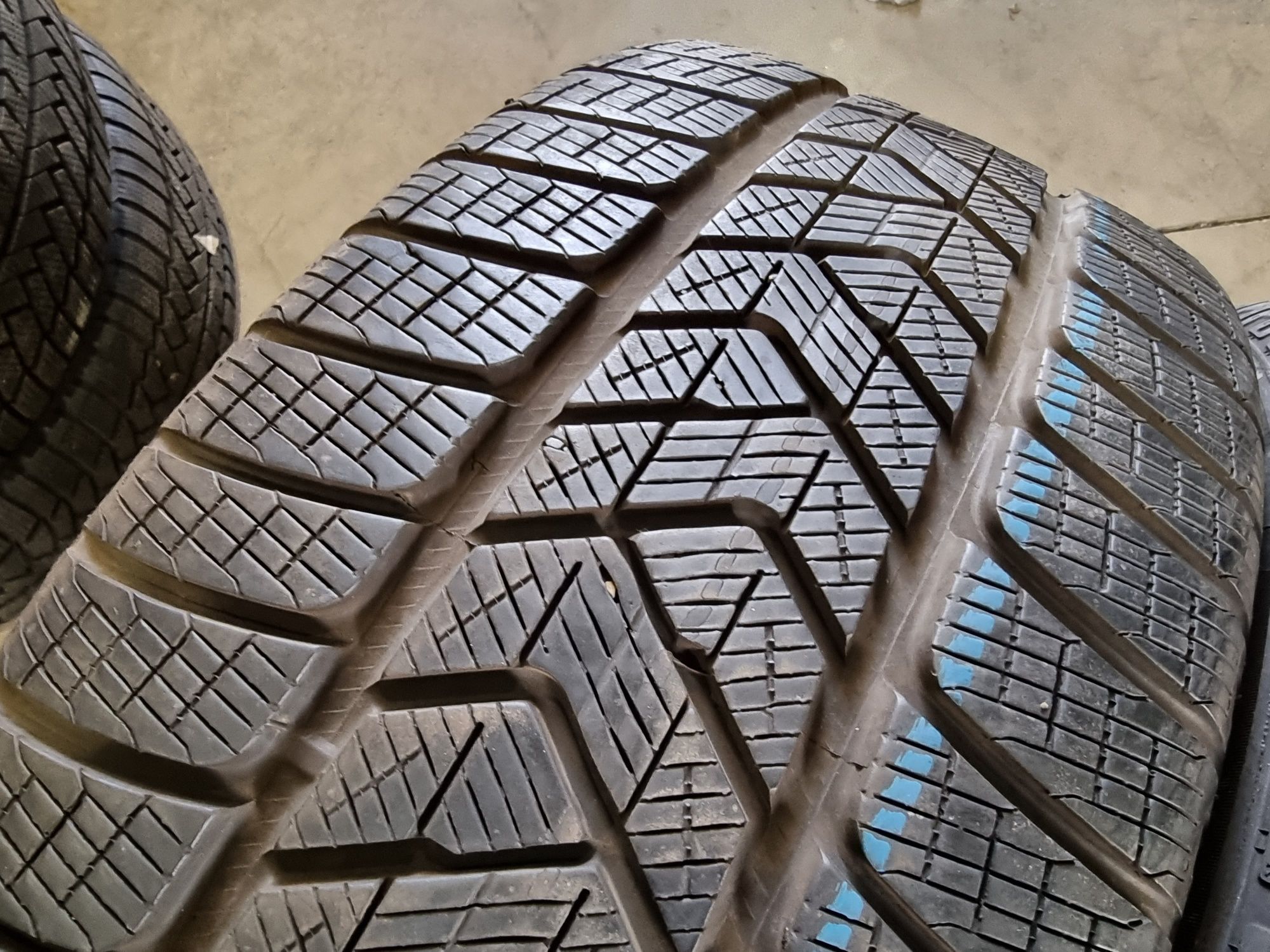 255/40/21 PIRELLI 4бр