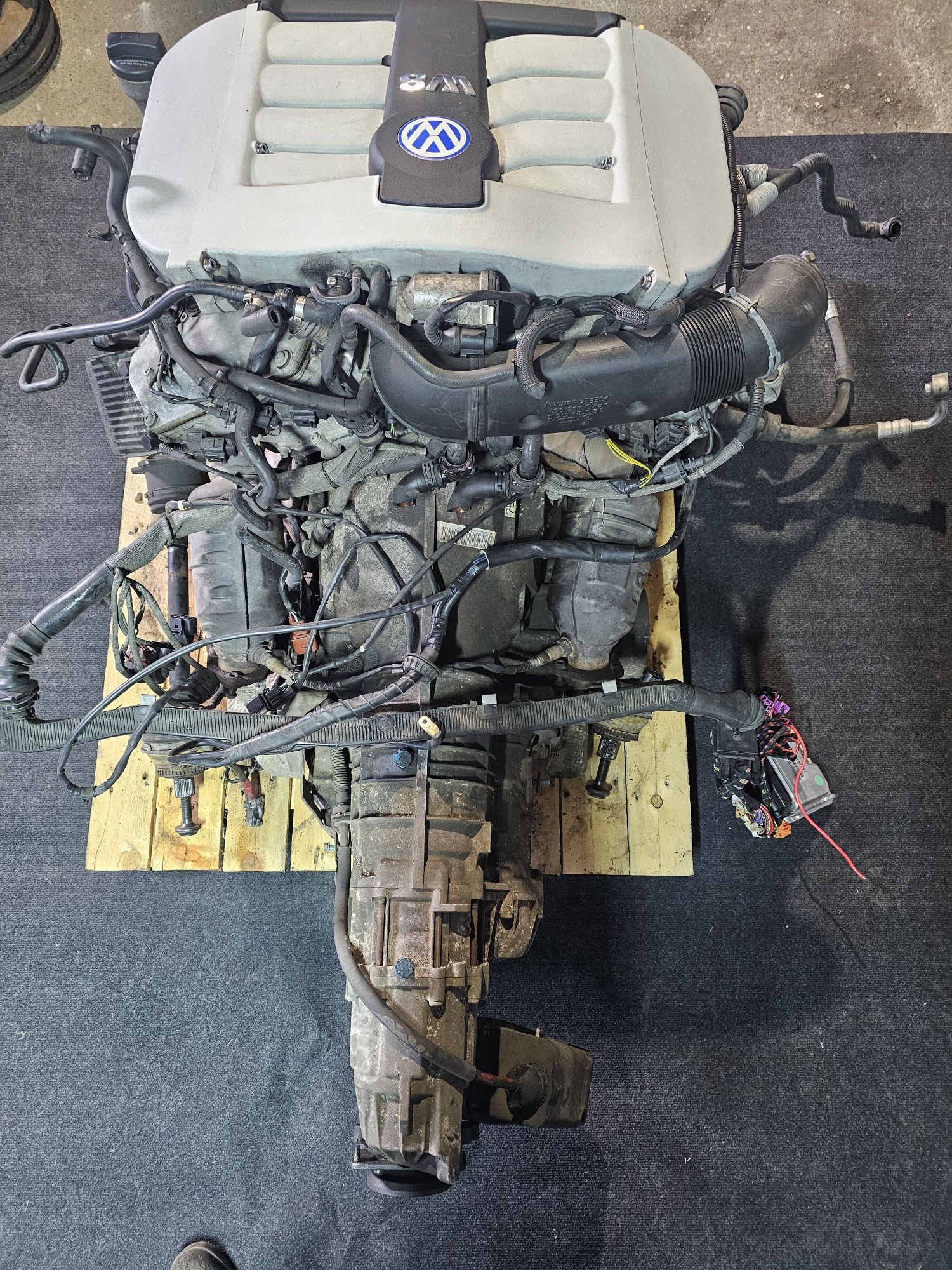 Motor 4.0 W8 Volkswagen Passat B5.5 + cutie de viteze automata 

Cod m