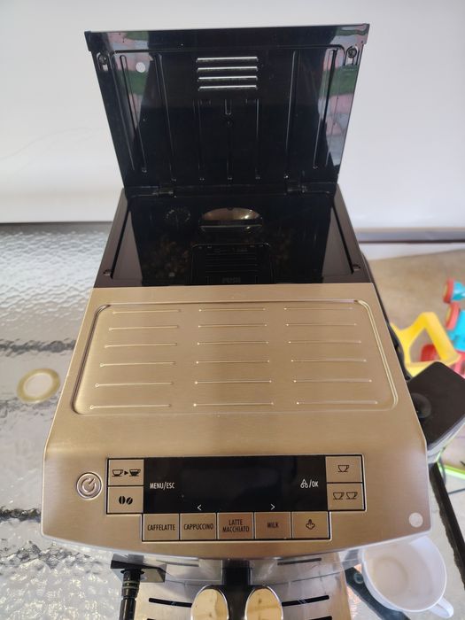 Vând expresor Delonghi PRIMADONNA S