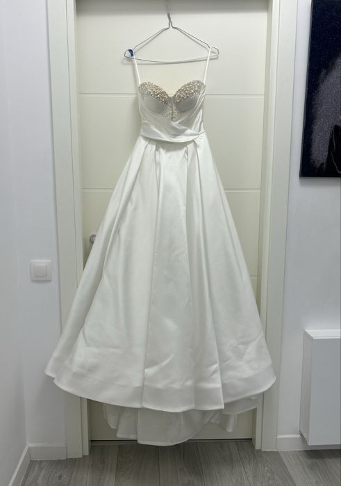 Vand rochie de mireasa
