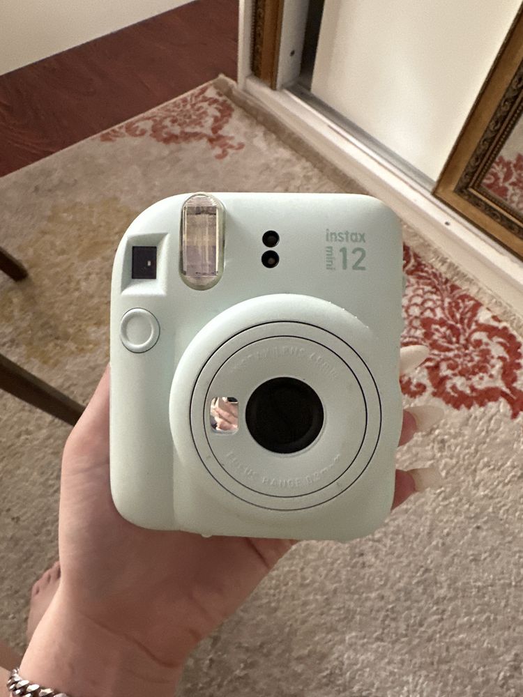 Фотоопарат Instax mini 12