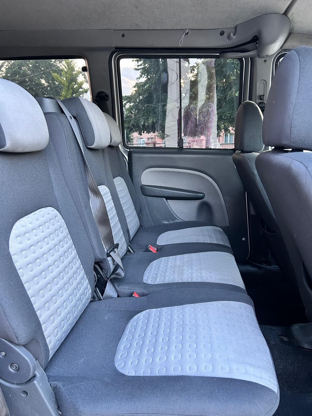 Fiat Doblo 1.3 Multijet 7 locuri