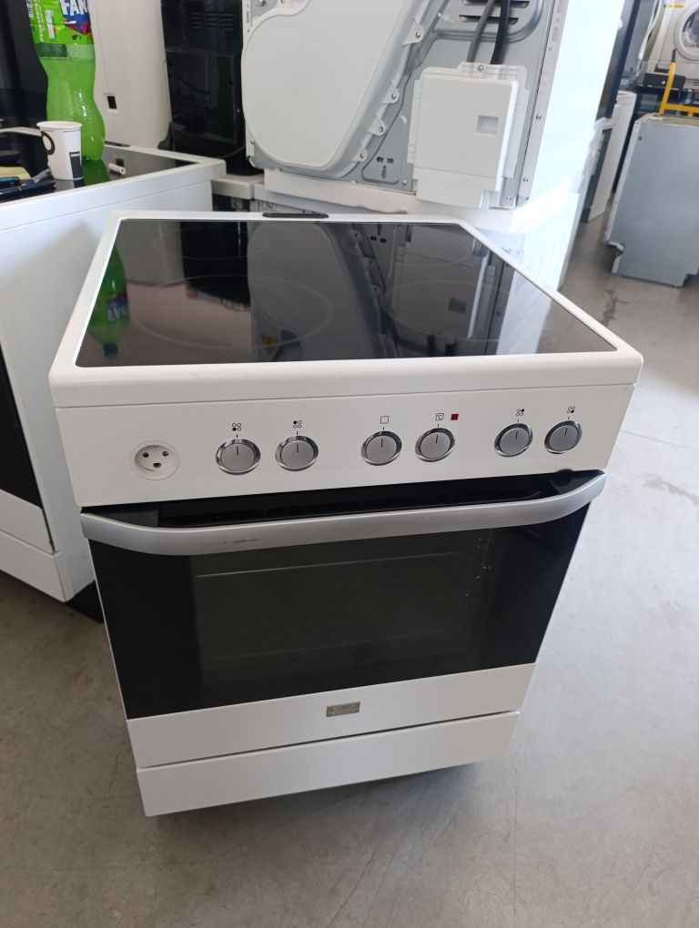 Стояща Готварска печка Electrolux