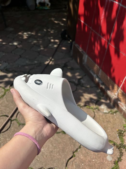 Sharkiez slapi adolescenti