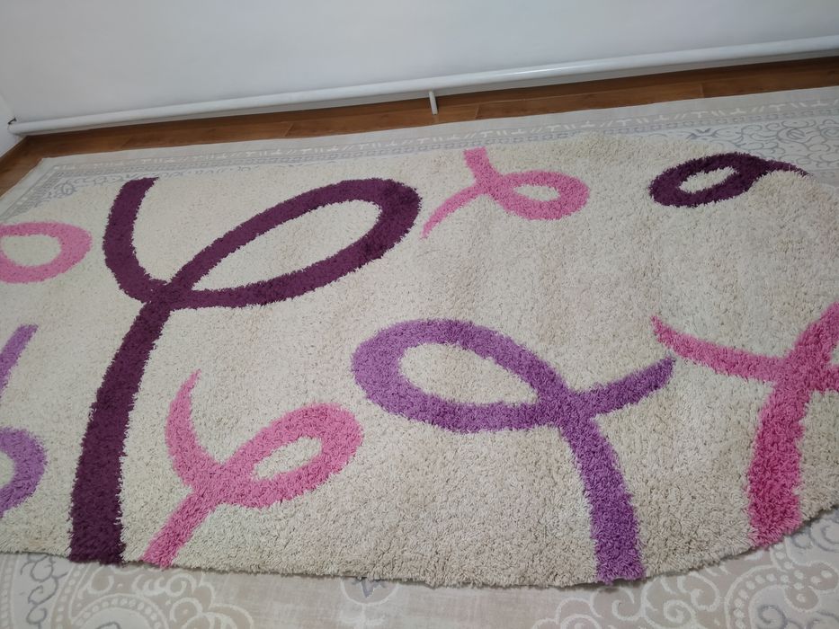 Овалны ковер продаеться