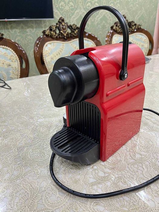Кофемашина Nespresso inissia