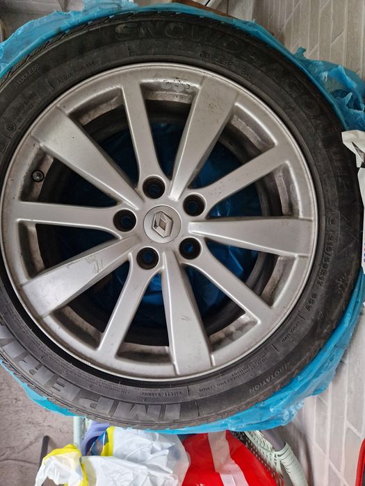 Set 4 roti renault 4roti de 17 aliaj echipat cu cauciucuri de iarna