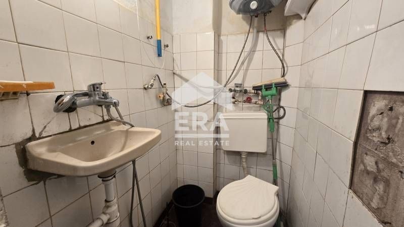 Дава се под наем Едностаен апартамент в Велико Търново, Център - 37 кв.м за 230 € - Снимка #4