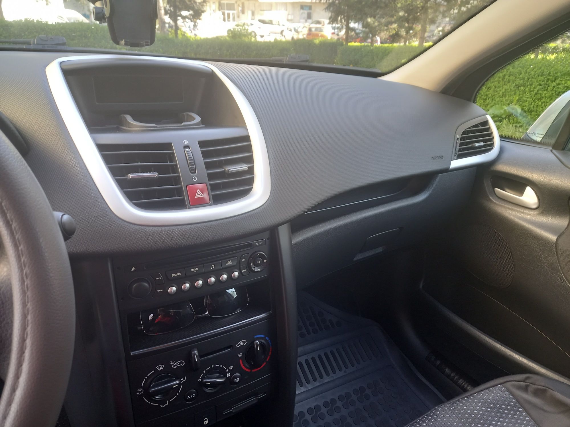 OCAZIE PEUGEOT 207 TRENDY 2008 (54.000 KM)