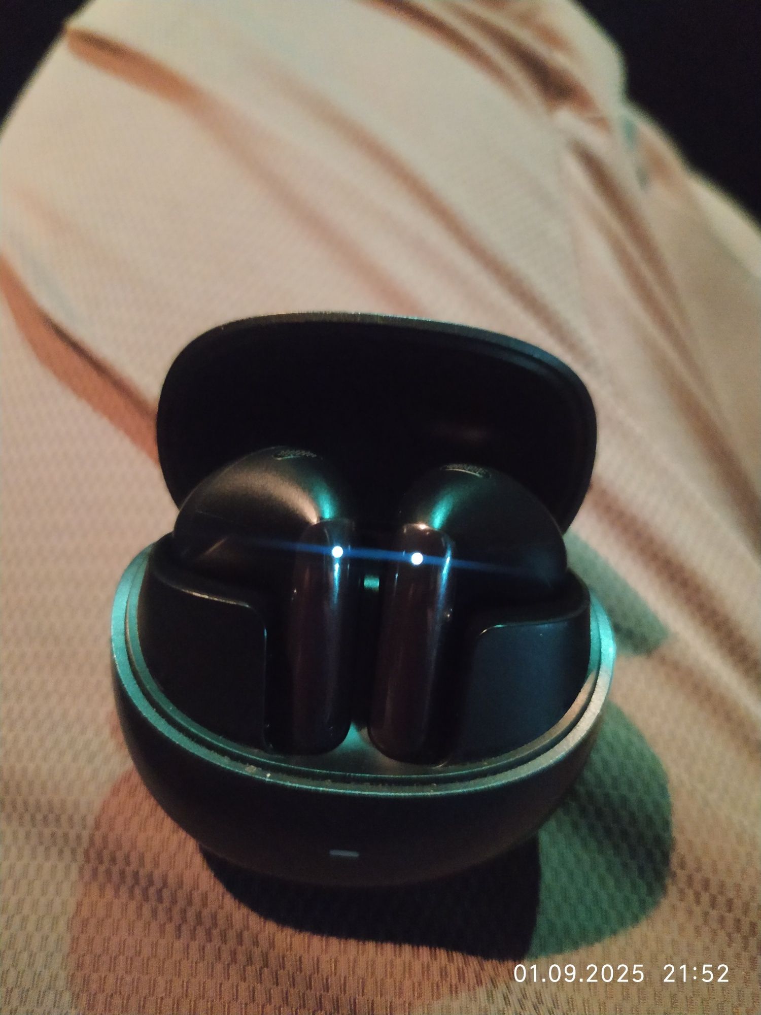 QCYbeats airpods naushnegi sotiladi