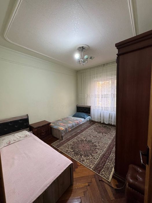 Продается квартира массив Хумаюн 3 комнатная