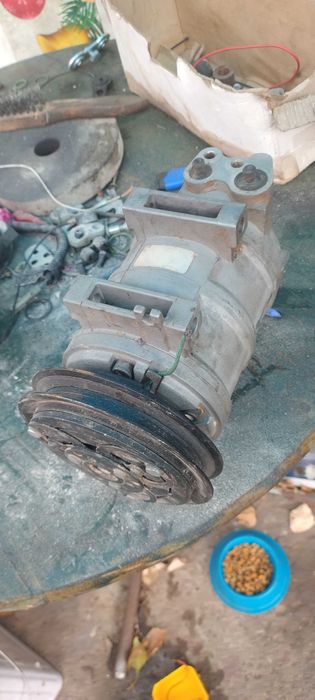Компресори за климатик за багери булдозери и челни товарачи