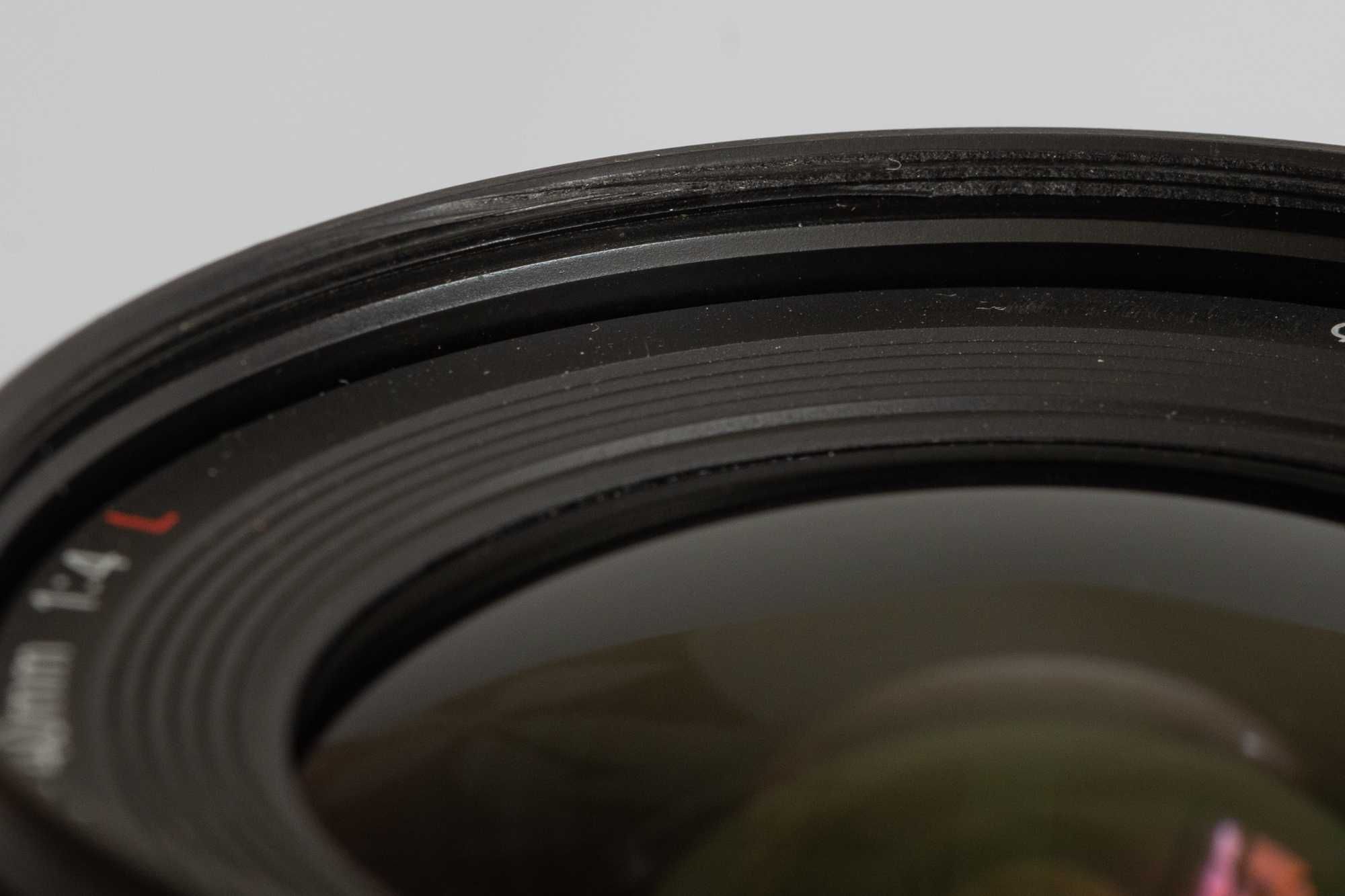 Продавам обектив Canon EF 17-40 f/4 L USM