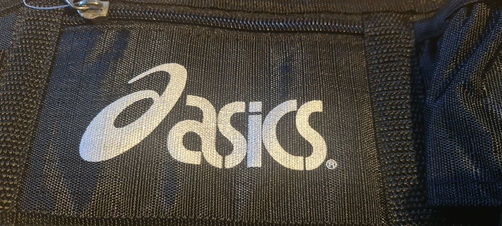 Asics оригинална, нова чантичка с бутилка за бягане