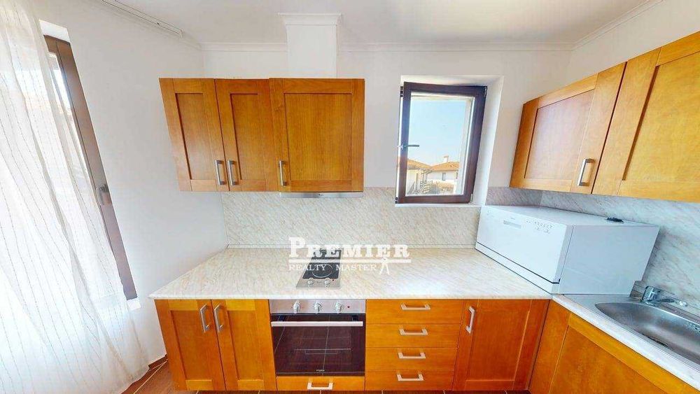 Продава се Тристаен апартамент в к.к. Слънчев бряг - 90000 кв.м за 1 €/кв.м - Снимка #8