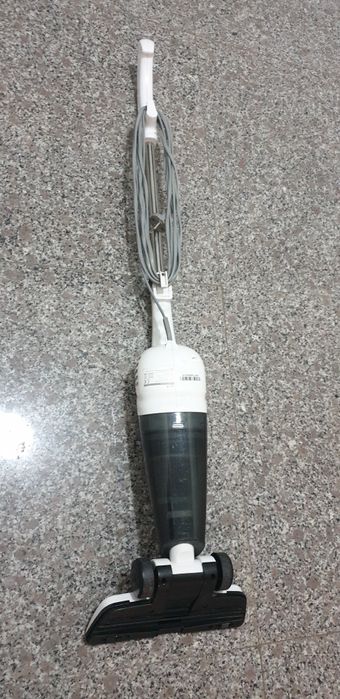 Aspirator vertical fara sac Deerma