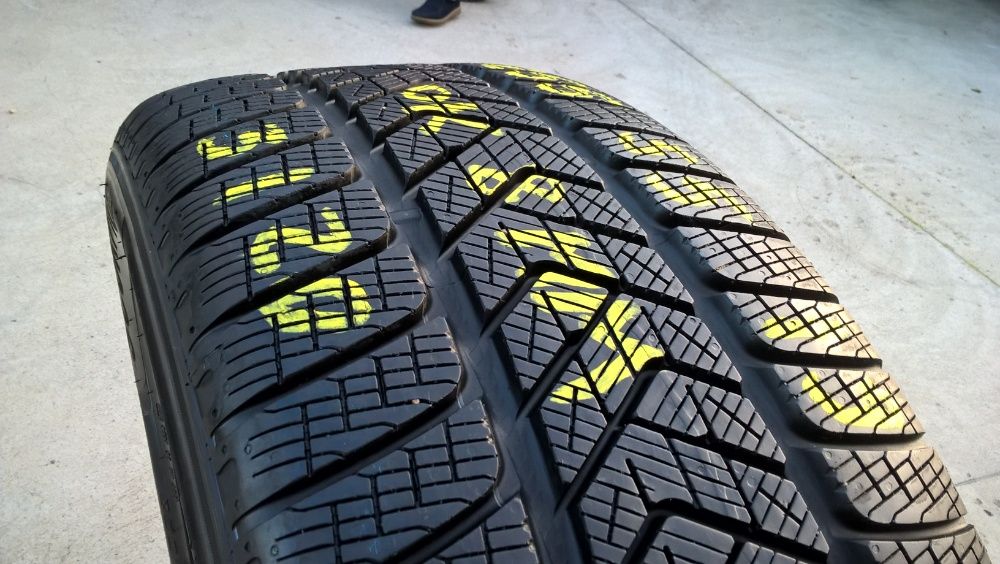 O anvelopa noua de iarna 255 55 19 pirelli scorpion winter 8 mm 3120