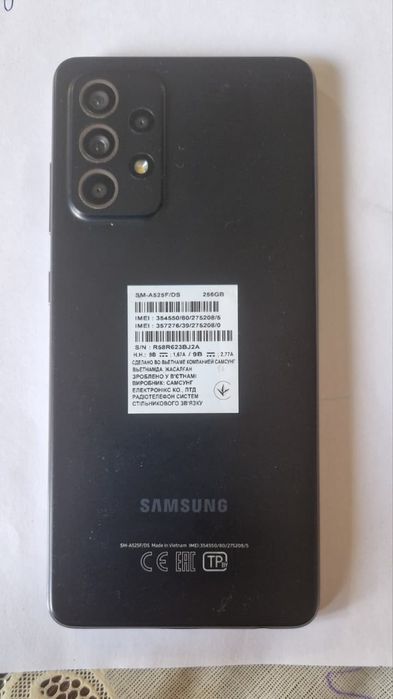 Продам телефон Самсунг А52, память 25гб