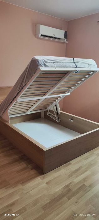 Malm 140х200 ,легло с повдигащ механизъм и матрак.