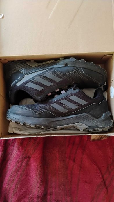 Маратонки.  Във.