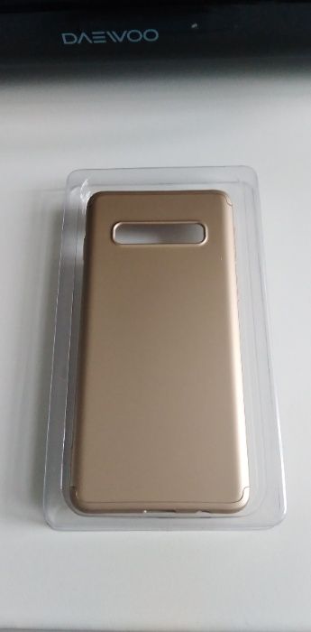 Vand Husa de protectie Samsung Galaxy S10 Gold,nou nouta.