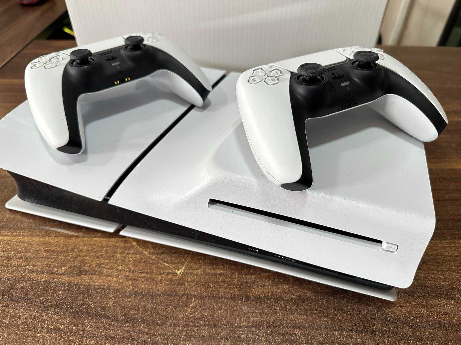 PlayStation 5 Slim Disc Edition 1TB, 2 джойстика, Гаранция