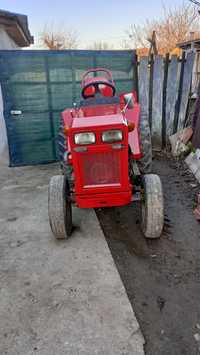 Vând tractoras lombardini