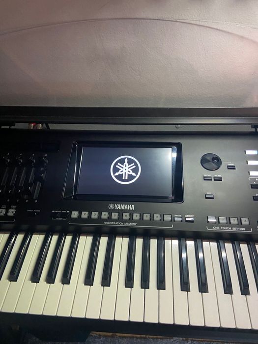 Yamaha Genos 1 impecabil!