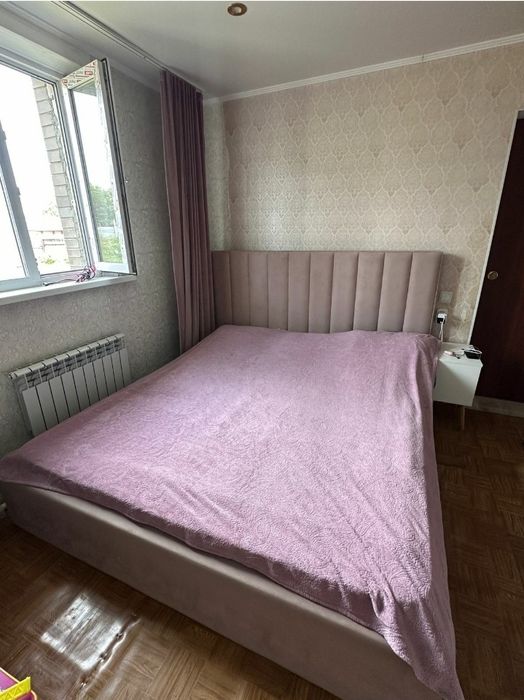 Кровать  розовая