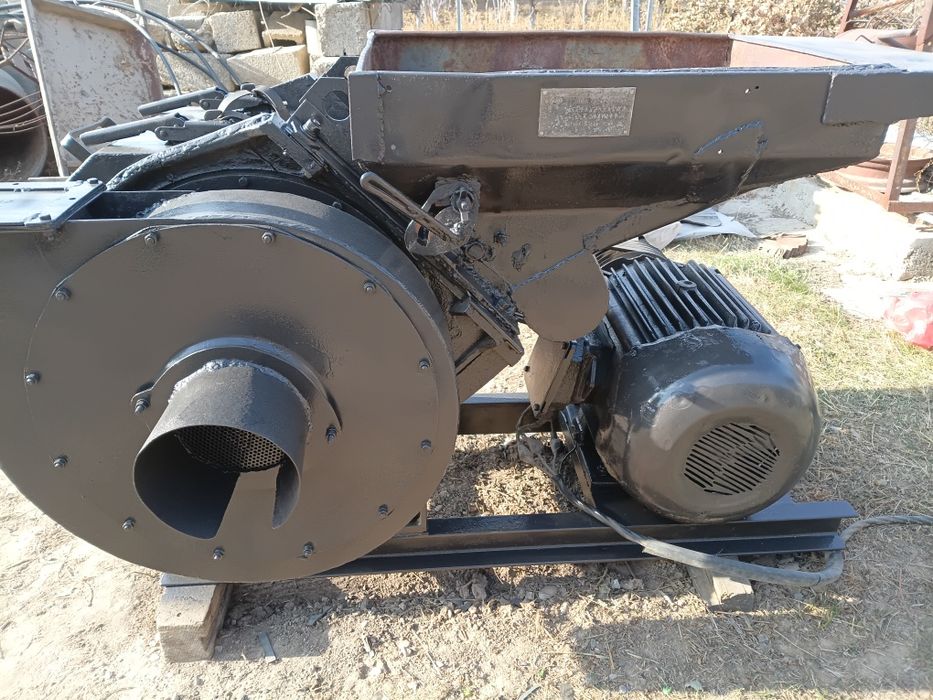 Кормо дробилка зерно дробилка КДУ 20