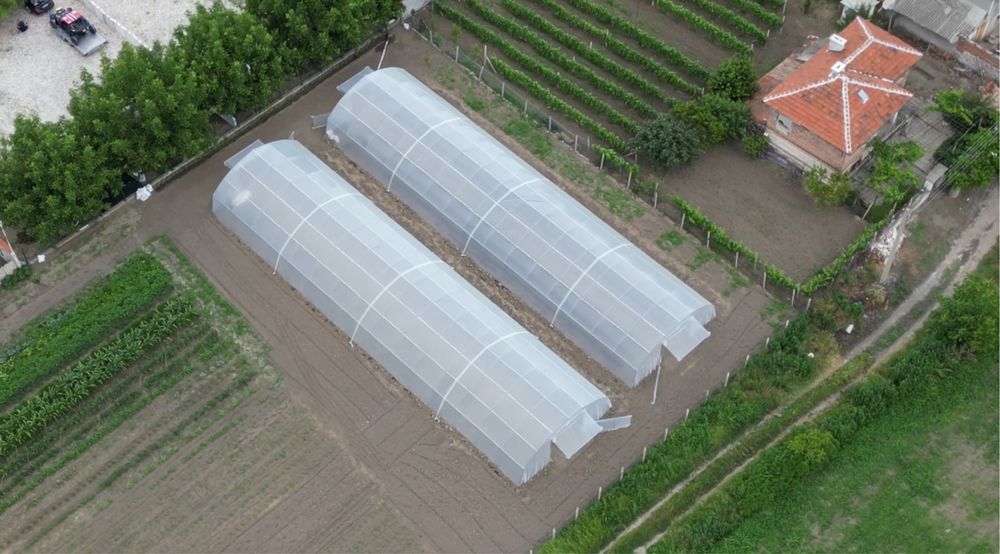 Два  броя оранжерии 9х30м