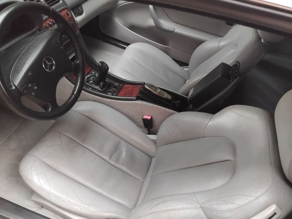 Vând Mercedes clk w208