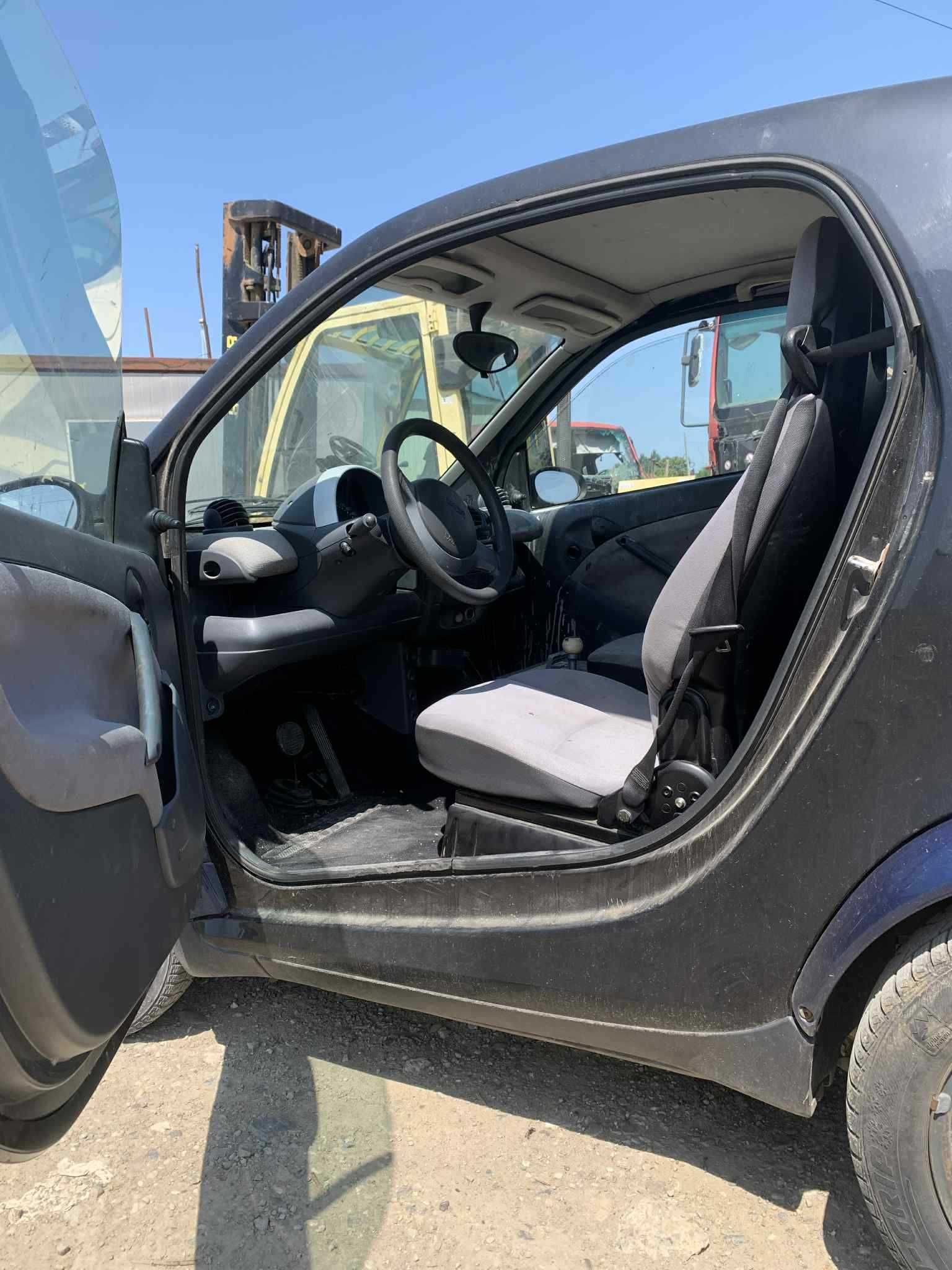 Smart fortwo Pure benzina an 2003