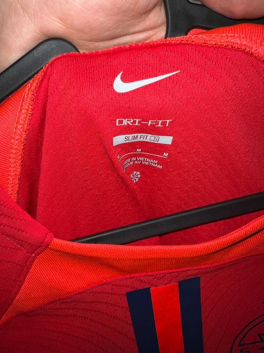 Tricou FCSB sezon 2024/2025 – mărimea M (2 bucăți disponibile)