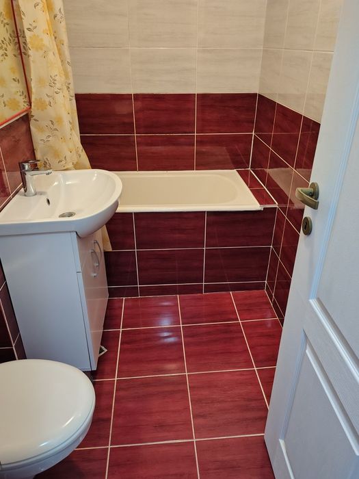 Se închiriază Ap 3 camere langa hotel Europa