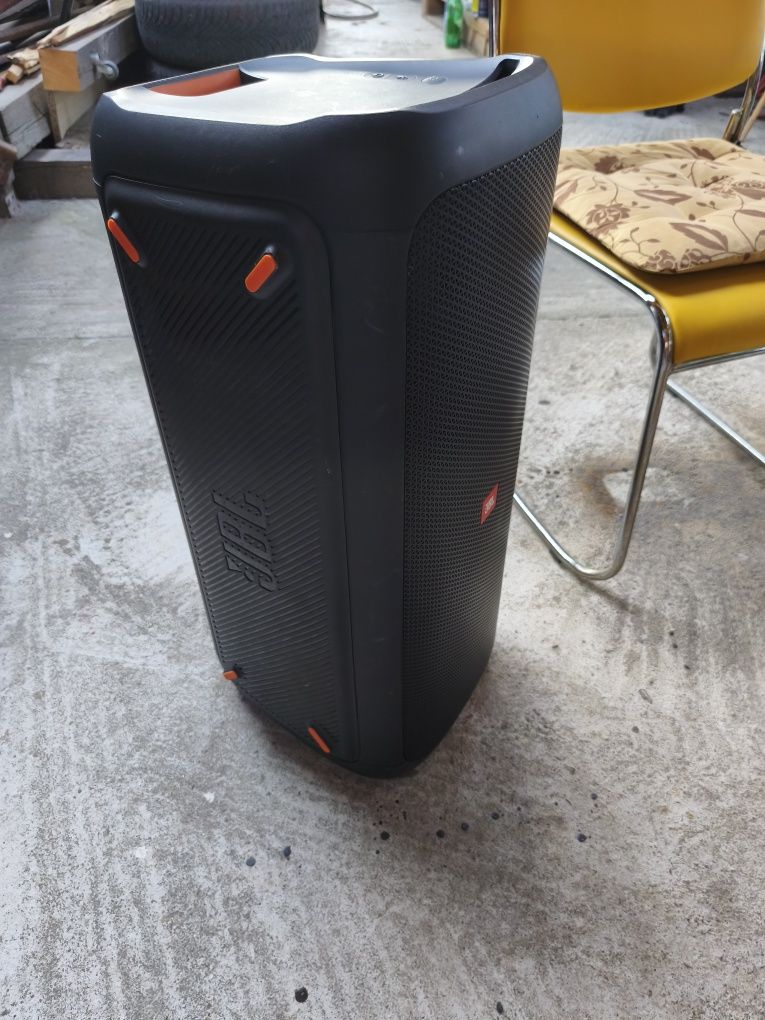 Vînd boxa jbl 310.