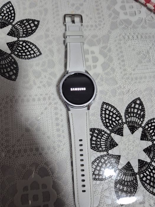 Samaung watch 6 gps lte ca nou impecabil.