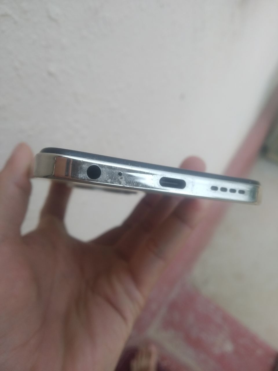 Infinix hot 40i .
