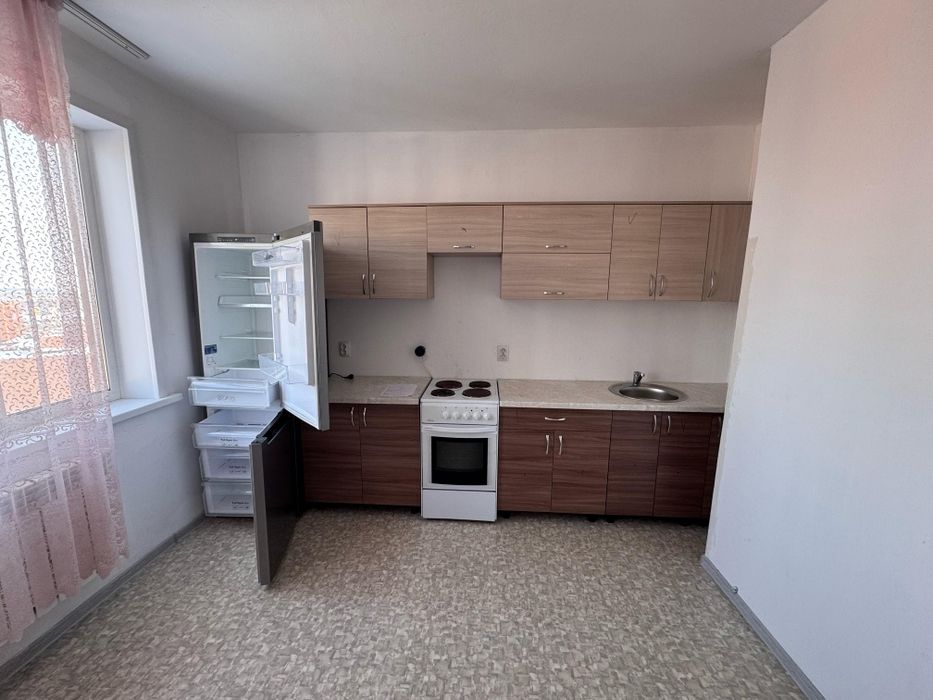 Продается  просторная двухкомнатная квартира район Жас Оркен