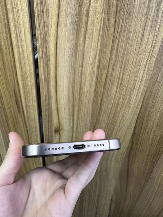 Iphone 16 pro max 256 gb 100% 143 sikl