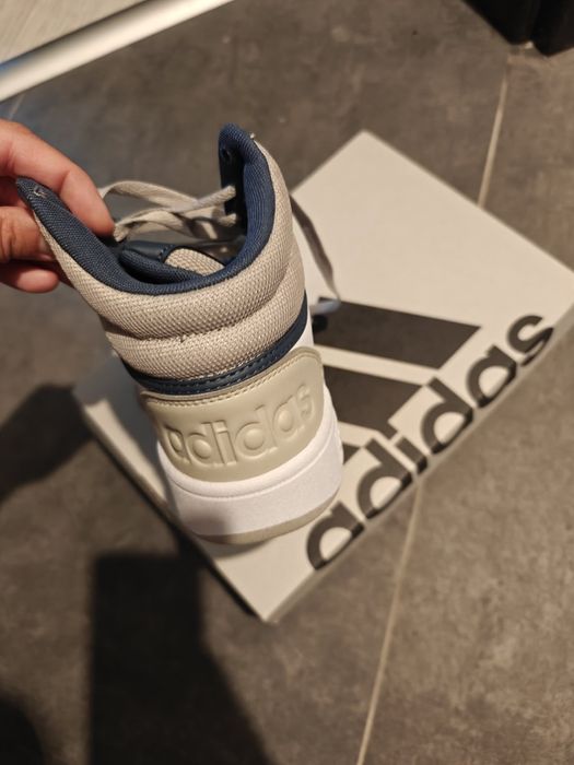 Adidas  маратонки