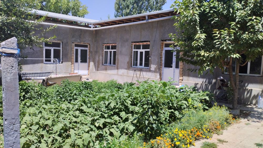 Sarka maxalada uy sotiladi