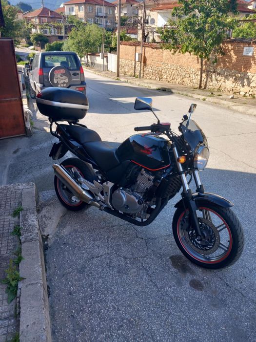 Продавам Хонда цбф турър