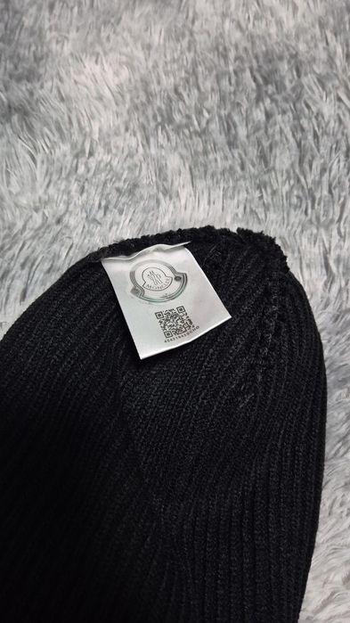 Caciula Moncler neagra