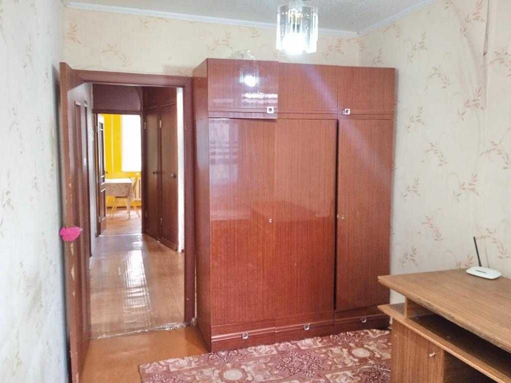 Продам 3-комнатную квартиру на Юго-Востоке, 30 мкрн., улица Гапеева.