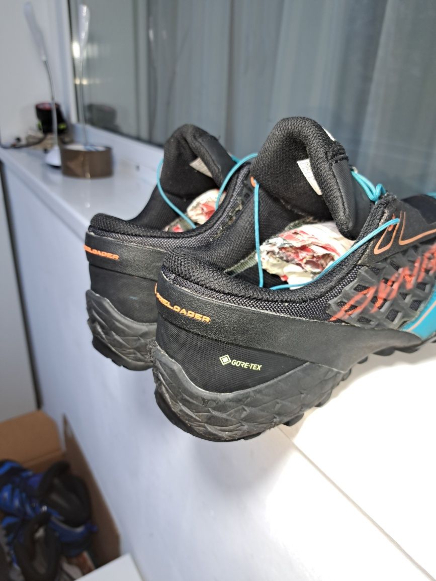 Vând pantofi sport Dynafit cu Gore-tex nr 41