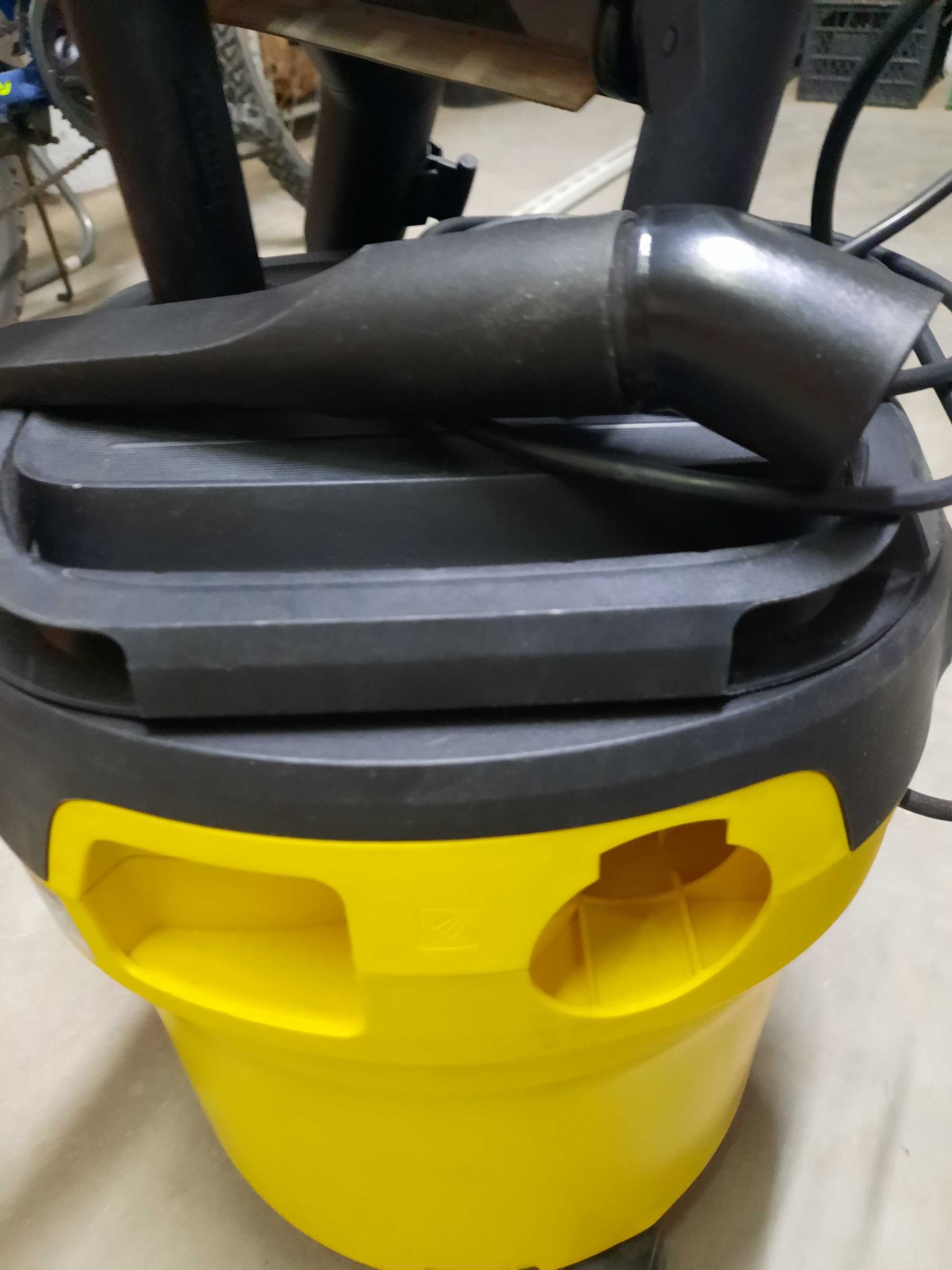 Прахосмокачка Karcher WD2, за мокро и сухо