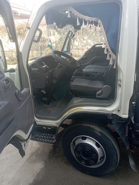 Isuzu zavodiskoy samosval qilingan  holati yaxshi