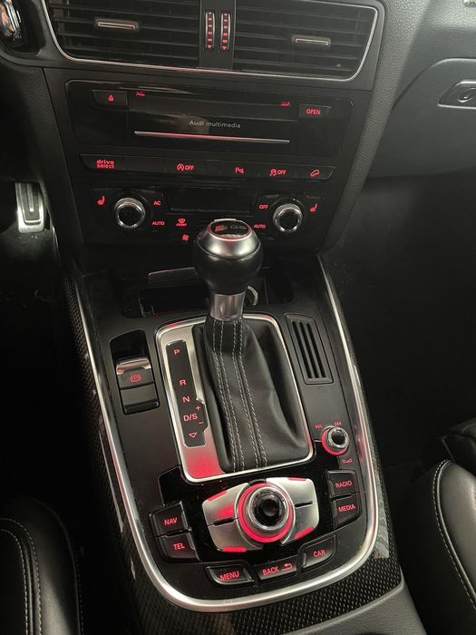 Ади SQ5 на части