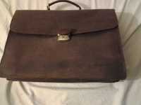 Продавам нова луксозна кожена мъжка бизнес чанта маркa -ARTHUR&ASTON